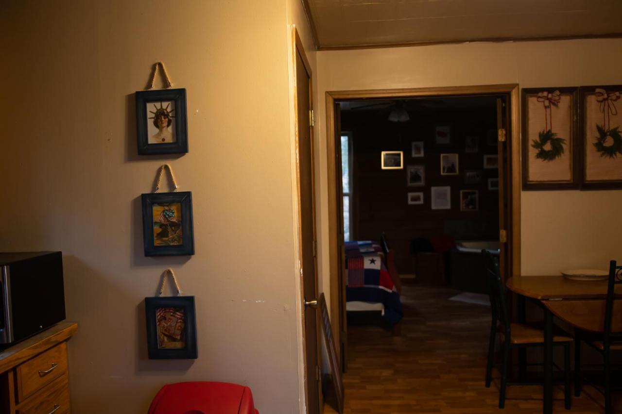 Avenwood Cabins Лоуган Екстериор снимка