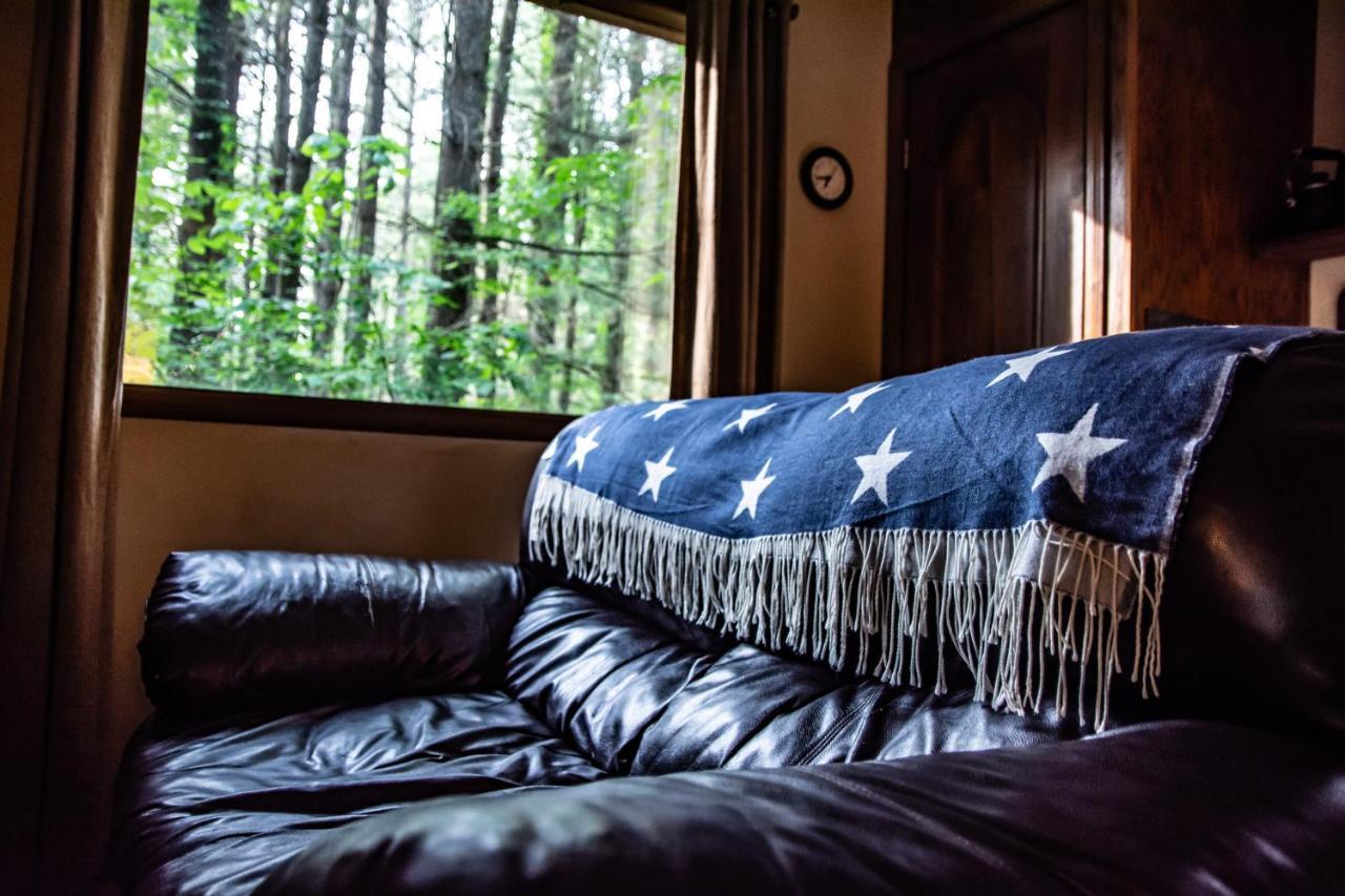 Avenwood Cabins Лоуган Екстериор снимка