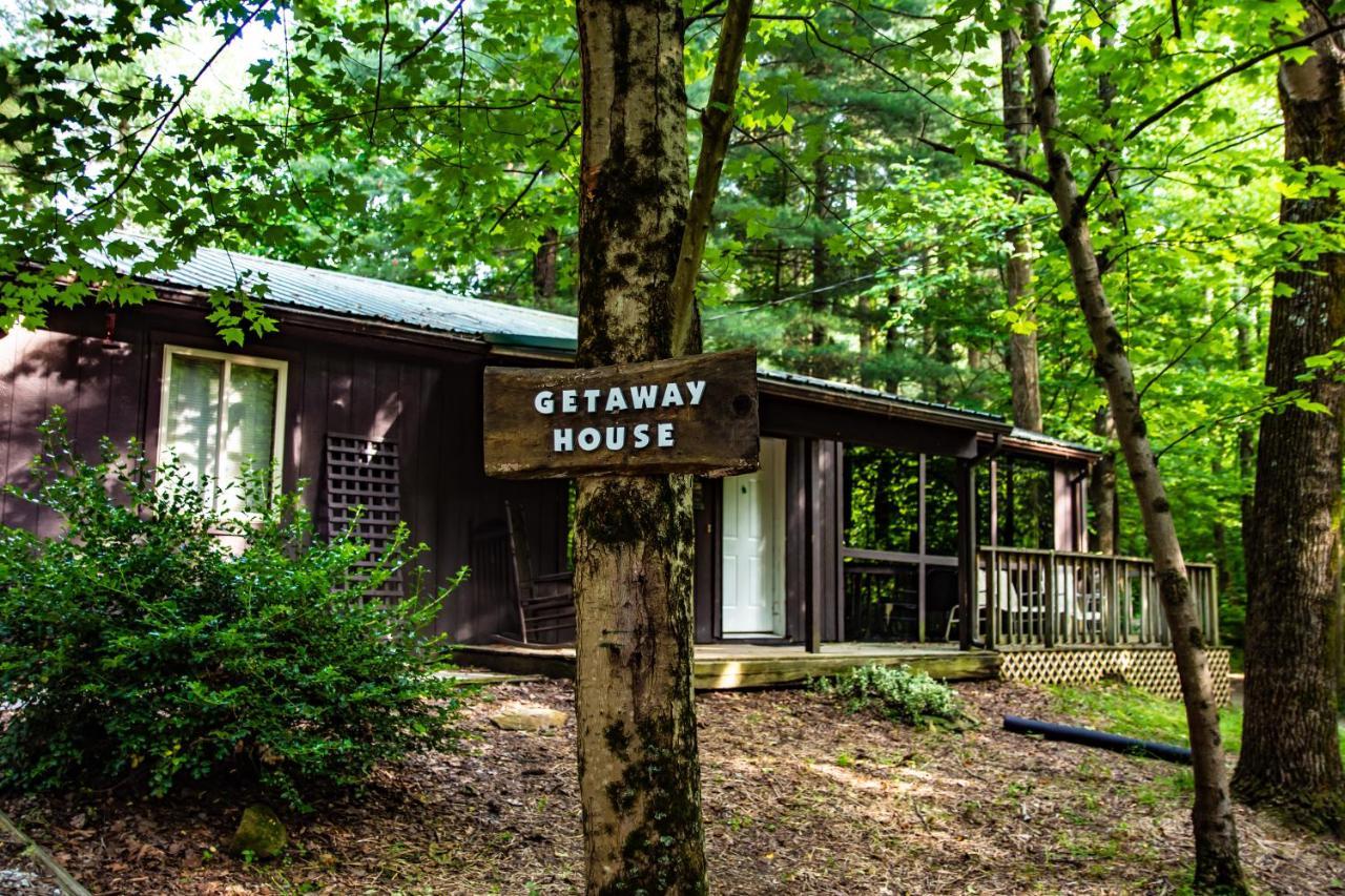 Avenwood Cabins Лоуган Екстериор снимка