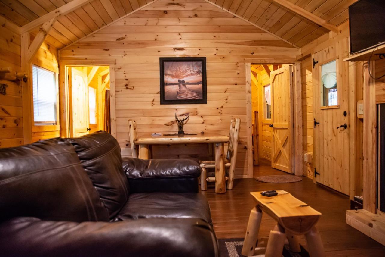 Avenwood Cabins Лоуган Екстериор снимка