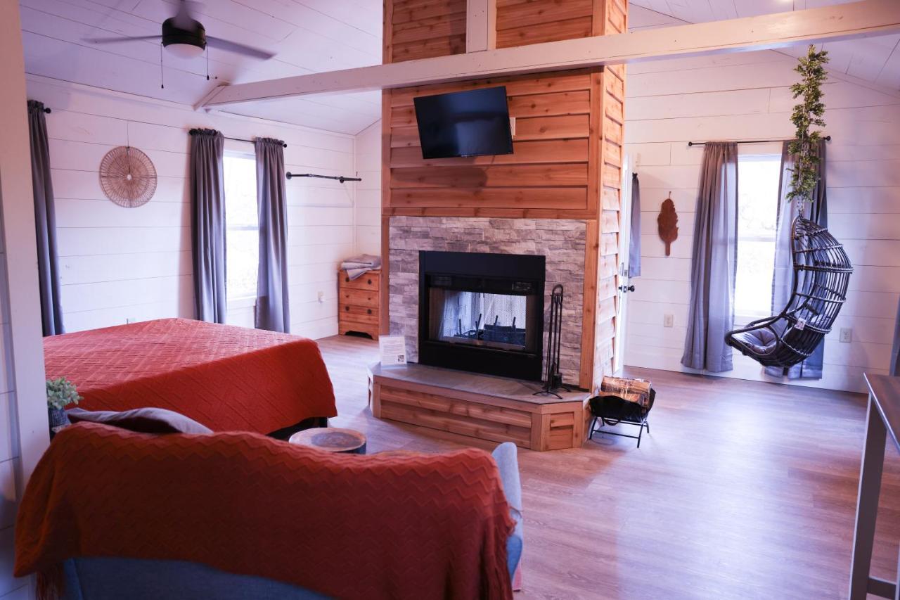 Avenwood Cabins Лоуган Екстериор снимка